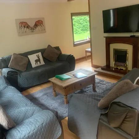Captivating 5-Bed Cottage With Private Hot Tub Spean Bridge Exterior photo