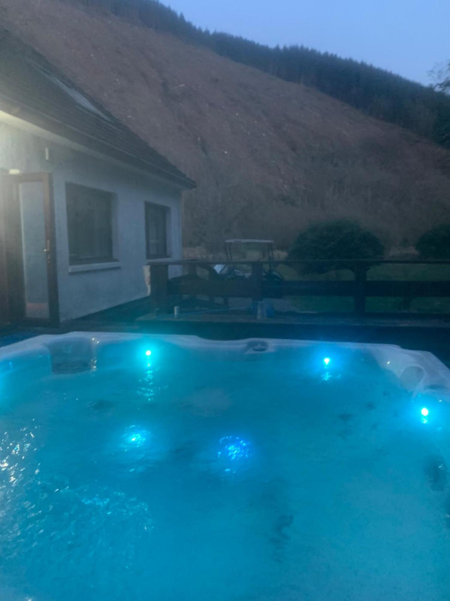 Captivating 5-bed With Private Hot Tub * Spean Bridge