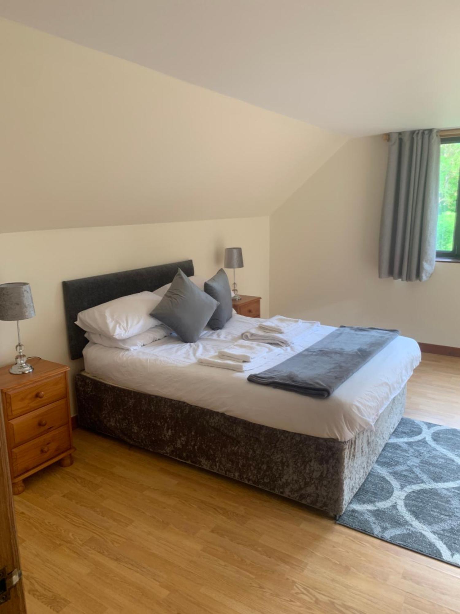Captivating 5-bed With Private Hot Tub Holiday home Spean Bridge